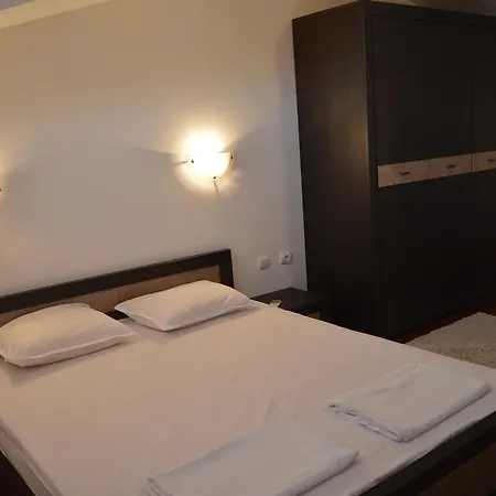 Bratanov Kiparis Apartment *
