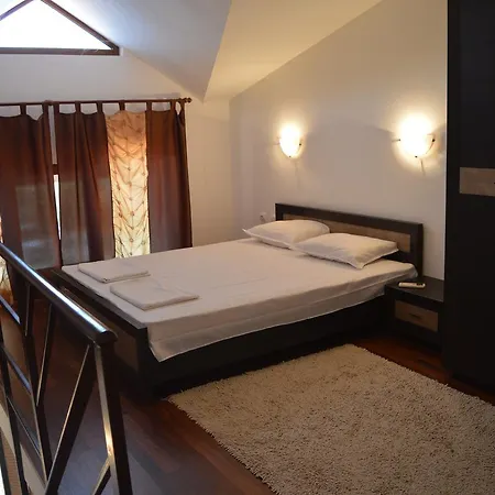 Bratanov Kiparis Apartment
